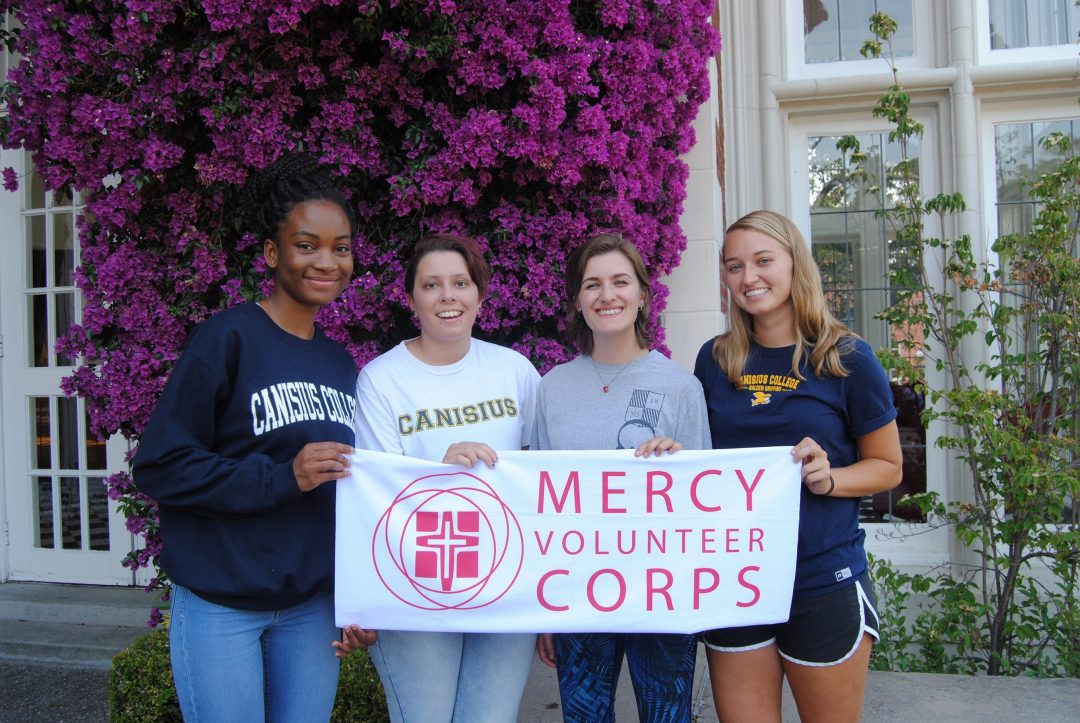 Alumni Begin Year of Service with Mercy Volunteer Corps The Dome